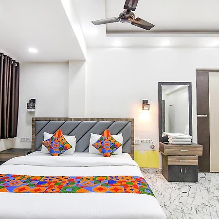 Готель Fabexpress Sr Royale - Nr Sealdah Station Колката Екстер'єр фото