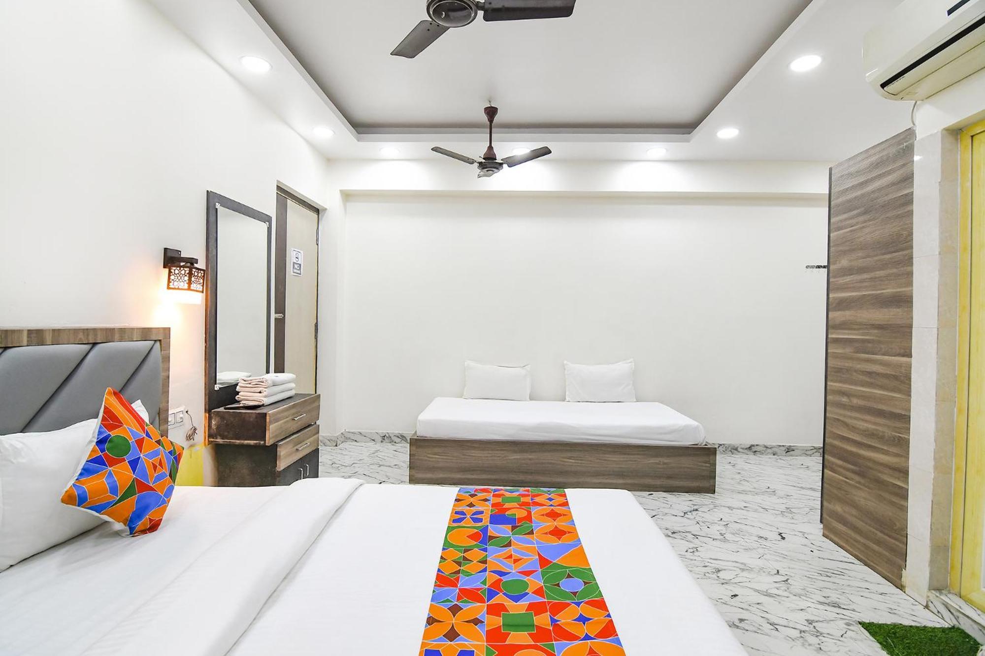 Готель Fabexpress Sr Royale - Nr Sealdah Station Колката Екстер'єр фото