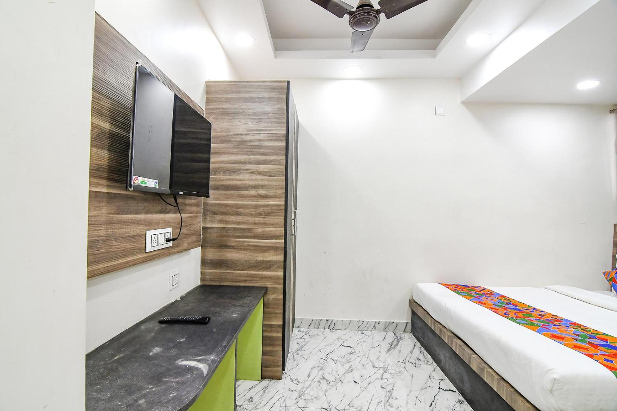 Готель Fabexpress Sr Royale - Nr Sealdah Station Колката Екстер'єр фото