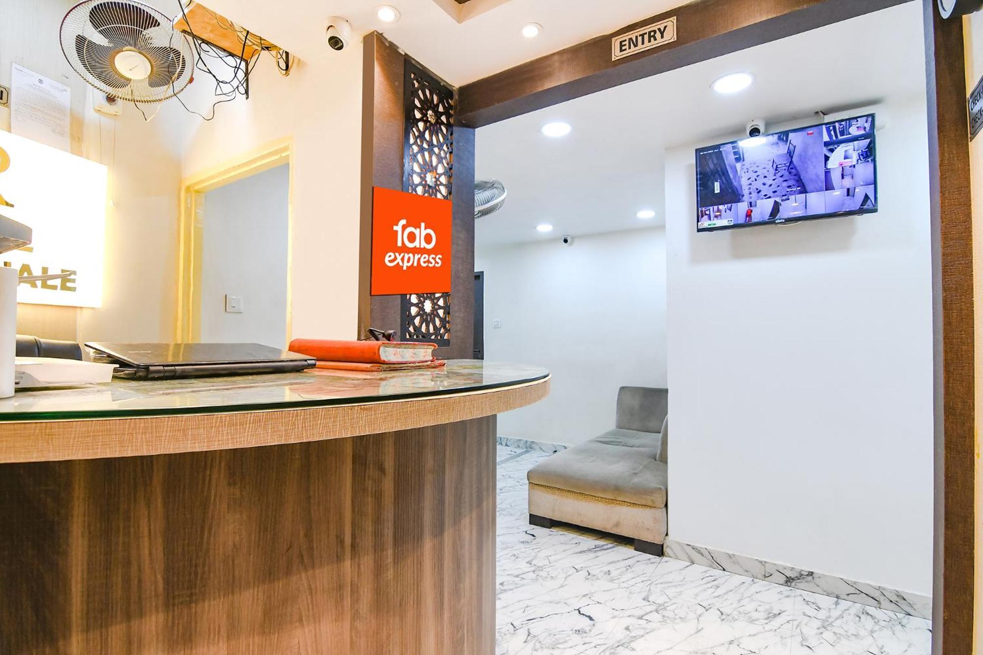 Готель Fabexpress Sr Royale - Nr Sealdah Station Колката Екстер'єр фото