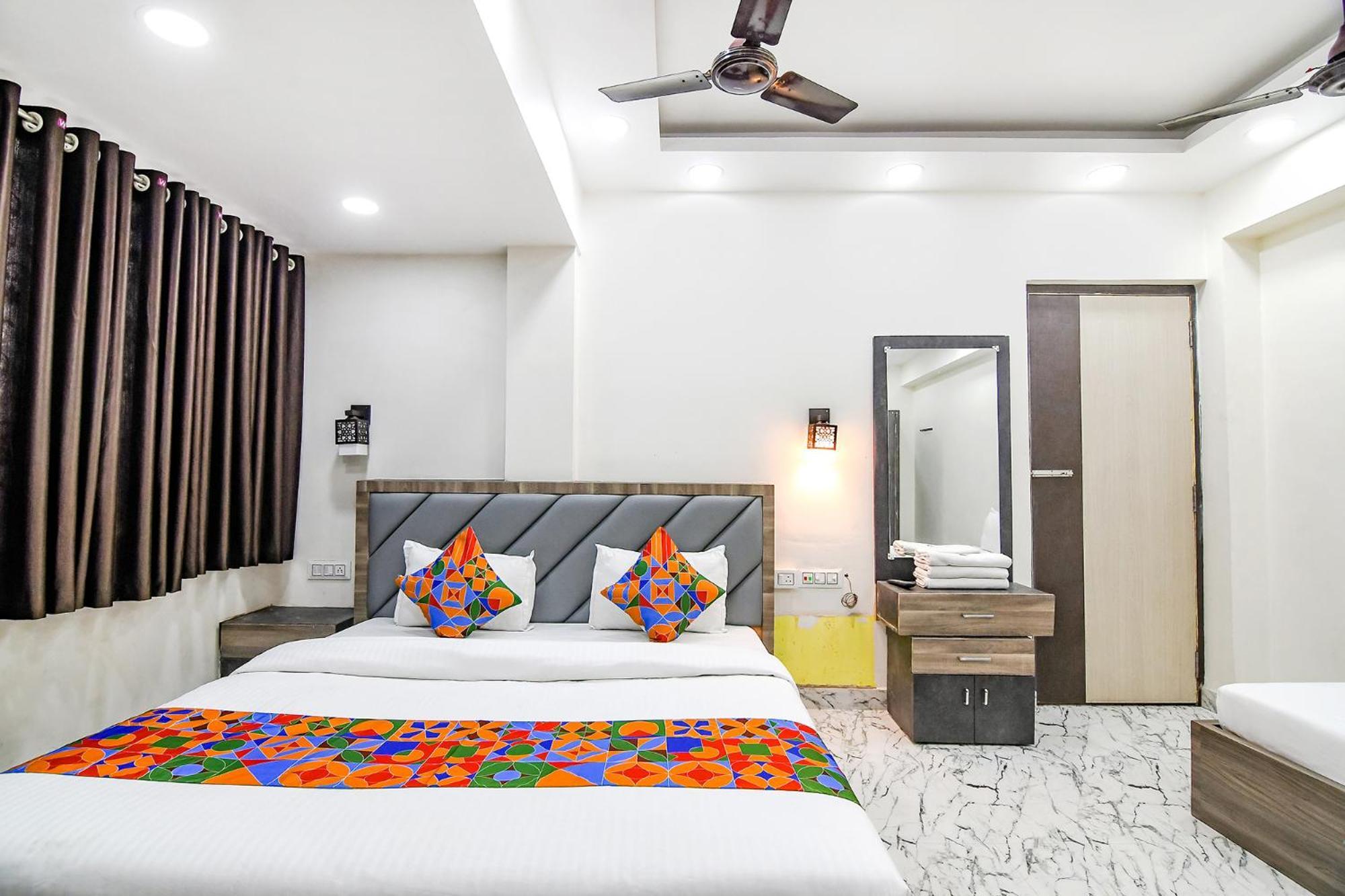 Готель Fabexpress Sr Royale - Nr Sealdah Station Колката Екстер'єр фото